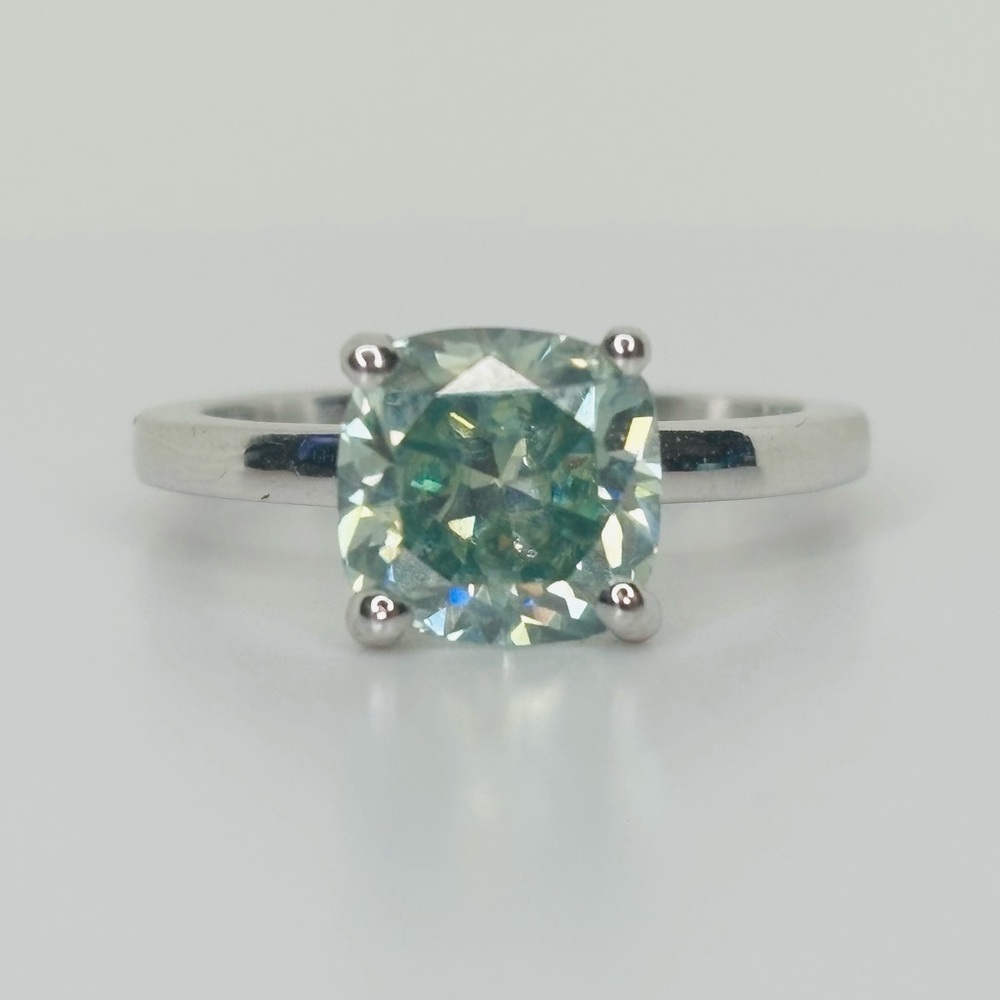2.52ct MOISSANITE ring size 7